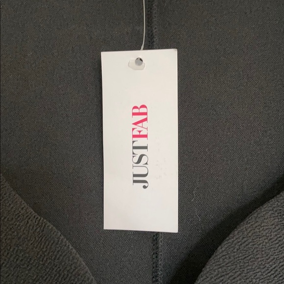 black dress - Picture 4 of 5